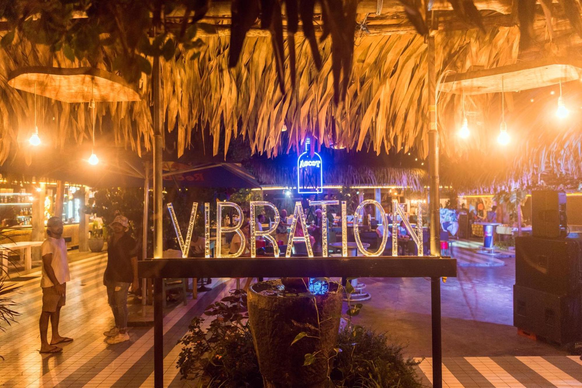 Hotel Vibration Хикадува Екстериор снимка